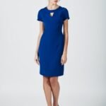 Vestido midi azul con mangas cortas